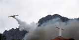 Ναύπακτος: Μεγάλη πυρκαγιά στην Ιερά Μονή Βαρνάκοβας