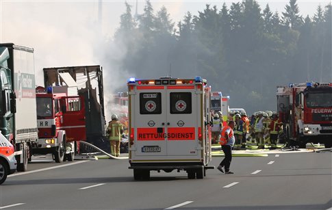 Τροχαίο με λεωφορείο στη Βαυαρία, δεκάδες νεκροί και τραυματίες