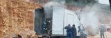 Φωτιά σε φορτηγό τροφοδοσίας από το Αγρίνιο κοντά στην Λευκάδα
