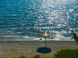 Μία ακόμα παραλία με Γαλάζια Σημαία στο Δήμο Δελφών που φτάνει συνολικά στις πέντε