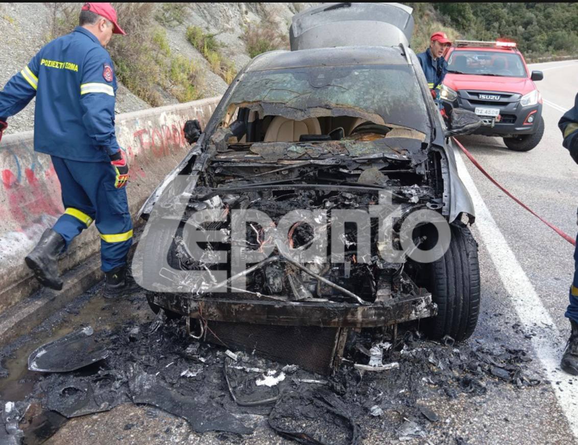 Πυρκαγιά σε εν κινήσει αυτοκίνητο στον Περιφερειακό Ναυπάκτου