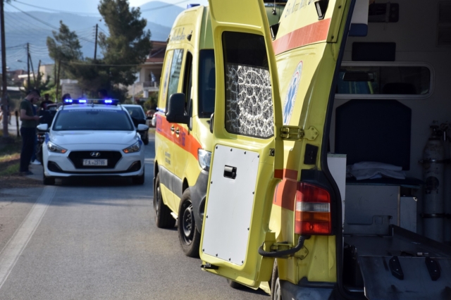 Αιτωλικό: Φορτηγό παρέσυρε 75χρονη, σοβαρός ο τραυματισμός της