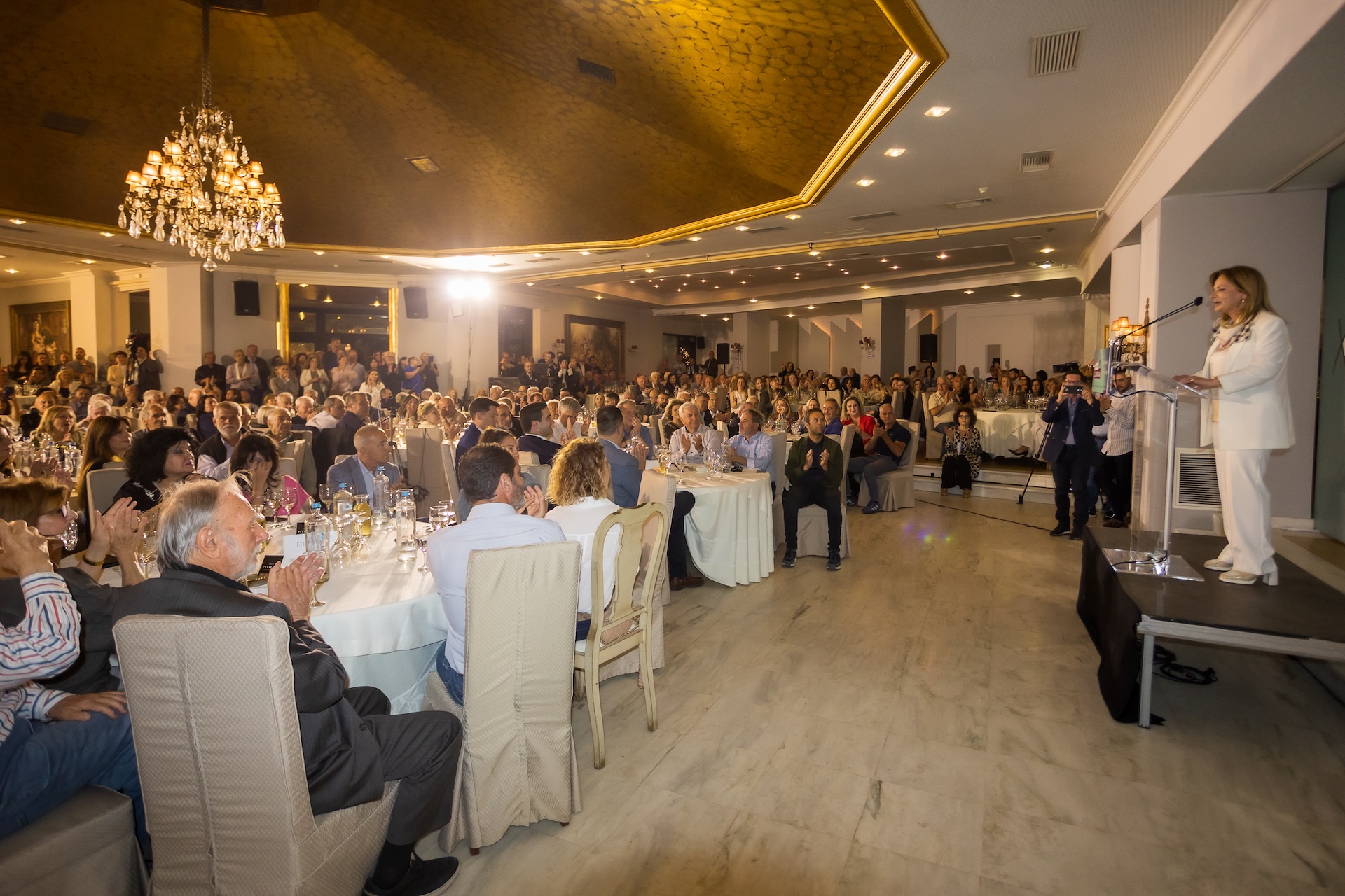 Πλήθος κόσμου στον απολογισμό διετίας της Χριστίνας Σταρακά-«θα βγάλουμε τη χώρα από το χάος» 