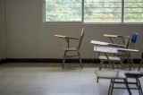 Αχαΐα: Παύεται από τα καθήκοντά της η γυμνασιάρχης που έβαζε παιδιά να γονατίζουν για συγνώμη