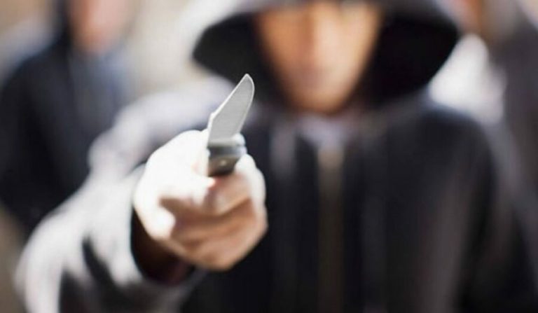 Αιματηρή απόπειρα ληστείας στο Τραγανό – Μαχαίρωσαν εργάτη για… λίγα ευρώ