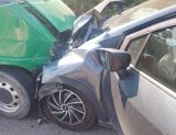  Oδηγός φορτηγού συγκρούστηκε με αυτοκίνητο στο οποίο επέβαινε τριμελή οικογένεια