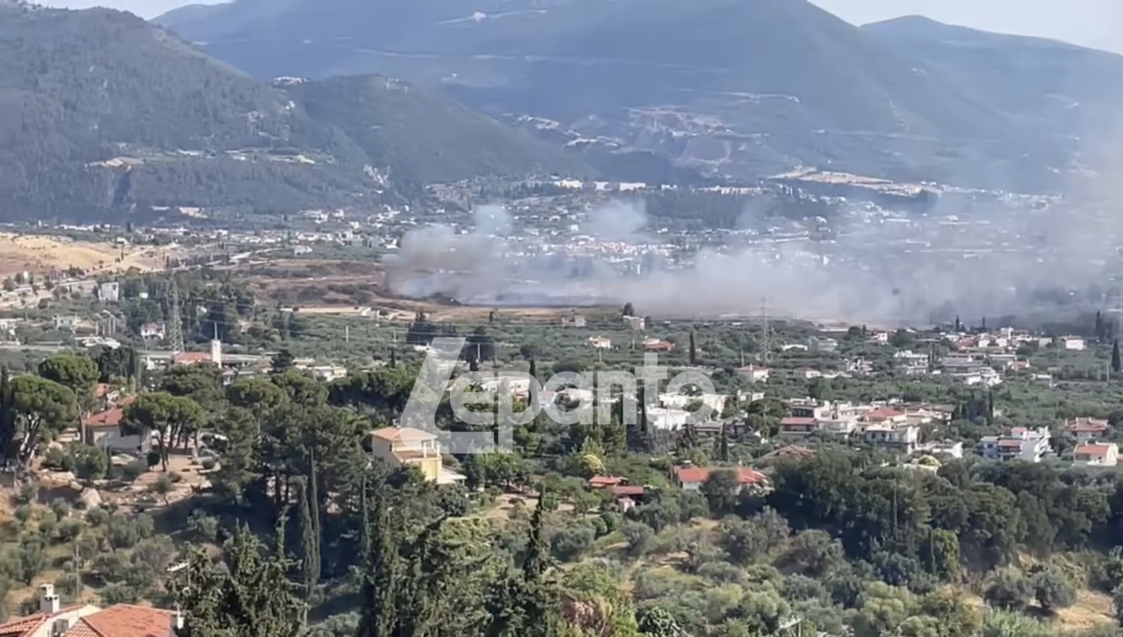 Φωτιά κοντά στον καταυλισμό της Εγλυκάδας στην Πάτρα