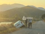 Αυτοκίνητο εξετράπη και κατέληξε σε χαντάκι - βάλτο στην παραλία Χιλιαδούς, Δωρίδας