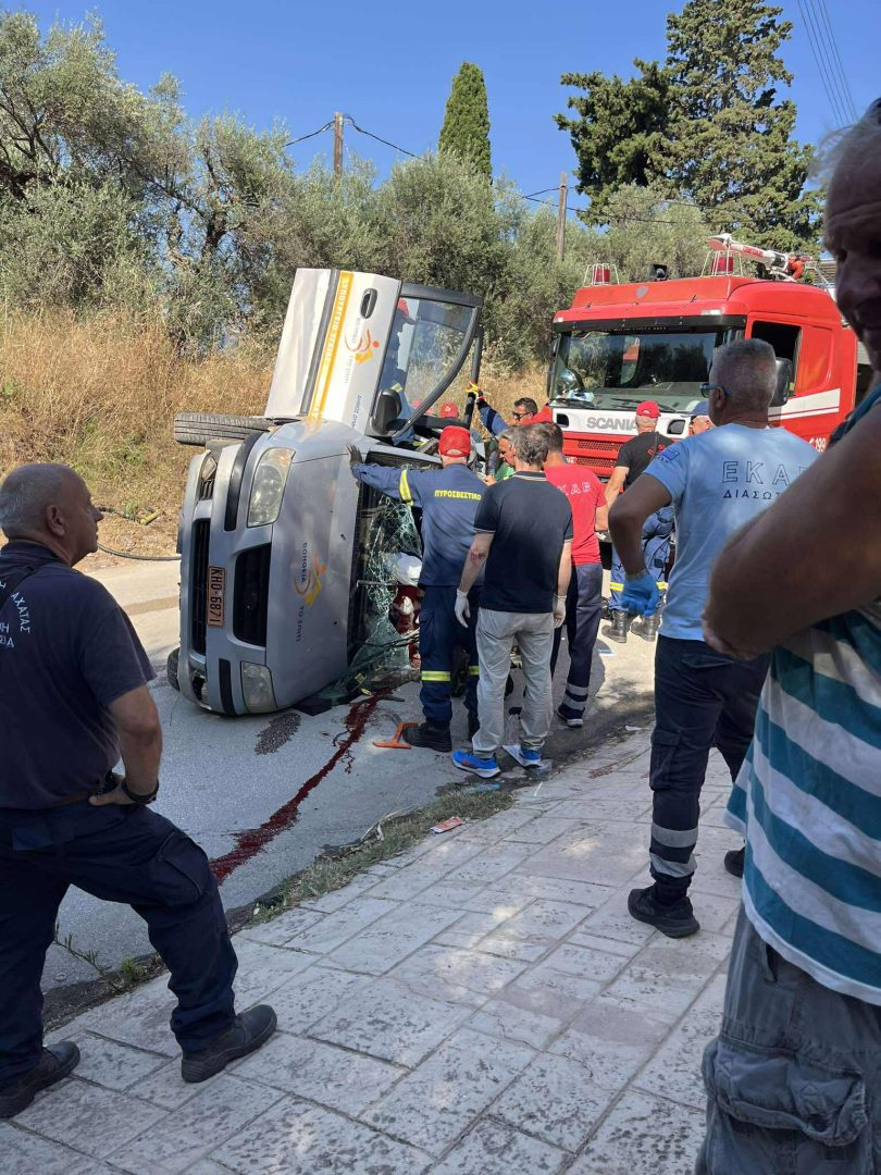 K. Αχαΐα: Σοβαρό τροχαίο με το όχημα του “Βοήθεια στο Σπίτι”