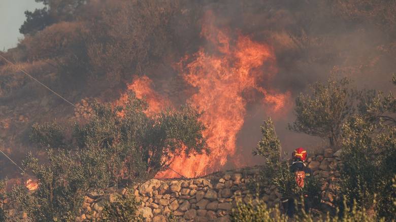 Φωτιά στην Ιεράπετρα: Σε κατάσταση έκτακτης ανάγκης τρεις περιοχές