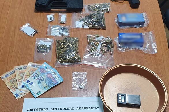 Αγρίνιο: Κατασχέθηκαν κοκαΐνη, όπλα και φυσίγγια