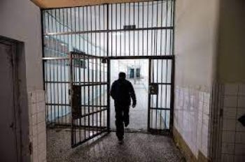 ΦΥΛΑΚΕΣ ΑΜΦΙΣΣΑΣ: “ΜΗ ΦΥΛΑΚΙΖΕΤΕ ΑΛΛΟΥΣ, ΔΕΝ ΧΩΡΑΝΕ”