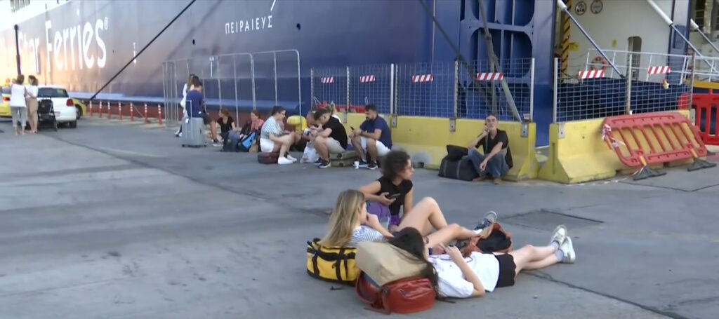 Θυελλώδεις άνεμοι: Απαγορευτικό απόπλου από Πειραιά, Ραφήνα, Λαύριο