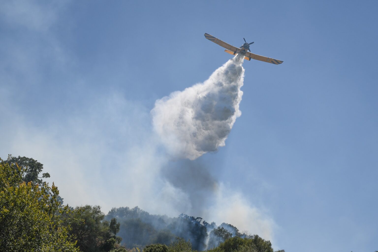 Φωτιά στην Παλαιομάνινα, μεγάλη κινητοποίηση της Πυροσβεστικής, επιχειρούν και εναέρια μέσα
