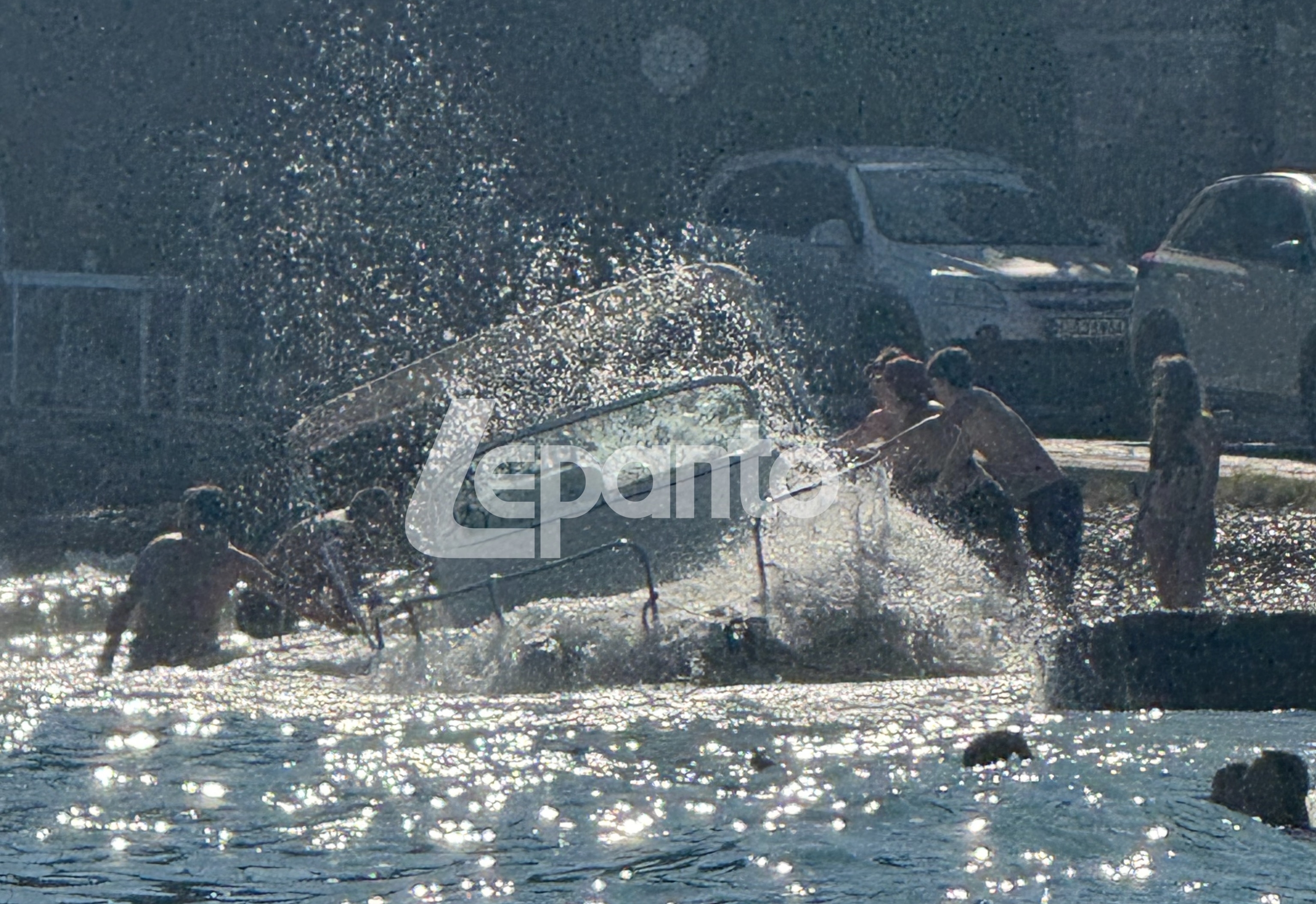 Σκάλωμα Φωκίδας: Σκάφος βυθίστηκε κοντά στην ακτή 