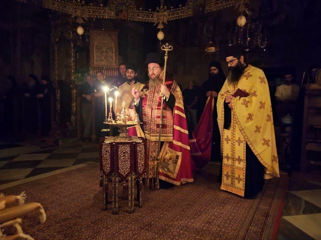 Στην πυρόπληκτη Σταμνά για την τελευταία παράκληση ο Μητροπολίτης Δαμασκηνός