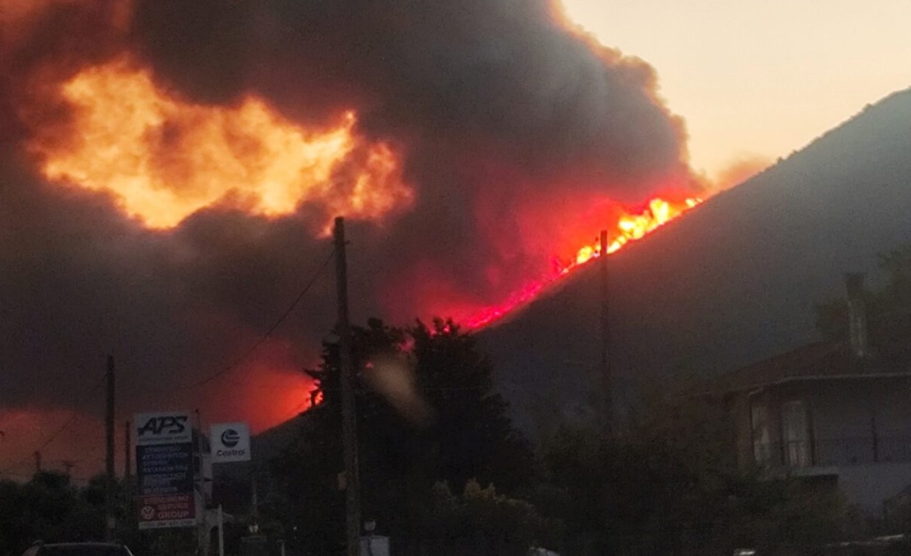 Πληροφορίες για καμένο σπίτι λίγο έξω από την Βόνιτσα- Σε ύφεση το πύρινο μέτωπο
