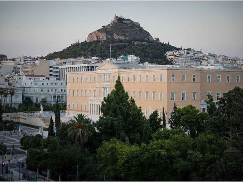 Λυκαβηττός: Τουρίστας έπεσε στο κενό από τον Άη Γιώργη