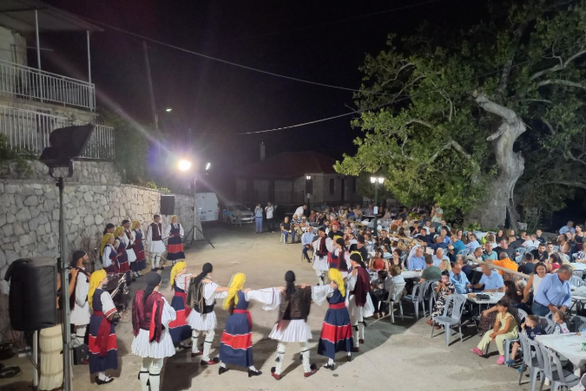 Δροσιά: Μια όμορφη μουσική βραδιά «Γλέντι στο Χωριό»!