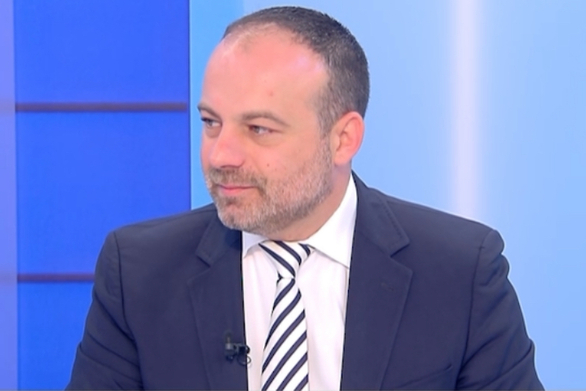 Θέμης Μπάκας: "Ο Καθρέφτης της Κάλπης"