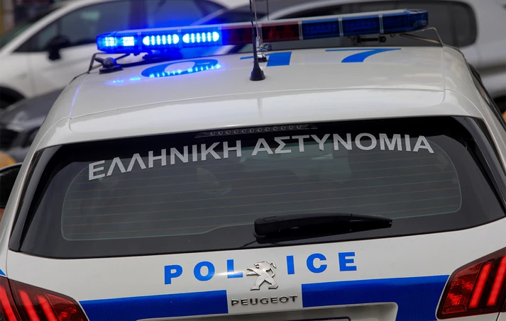 Έρευνα της ΕΛ.ΑΣ. για την επίθεση με πέτρες σε τουριστικό λεωφορείο που επέβαιναν Σέρβοι τουρίστες