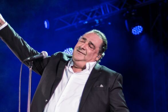 Βασίλης Καρράς: Η ιστορία πίσω από το τραγούδι «Απ’ τον Βορρά μέχρι τον Νότο»
