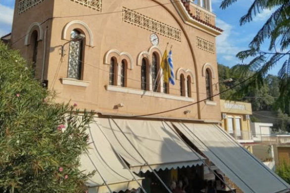 Πανηγυρίζει ο Ιερός Ναός του Αγίου Φανουρίου στην Πάτρα
