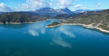 Αρνητικά γνωμοδοτεί ο Δήμος Αγρινίου για τα τρία έργα αντλησιοταμίευσης στη λίμνη Κρεμαστών