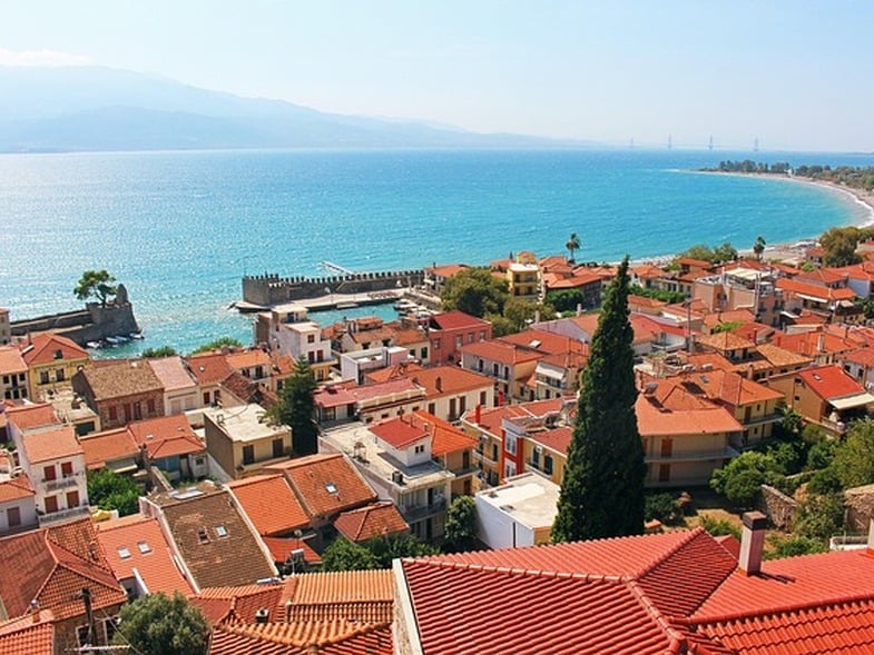 Ταξίδι στις 5 πόλεις της Ελλάδας με τα πιο όμορφα κάστρα