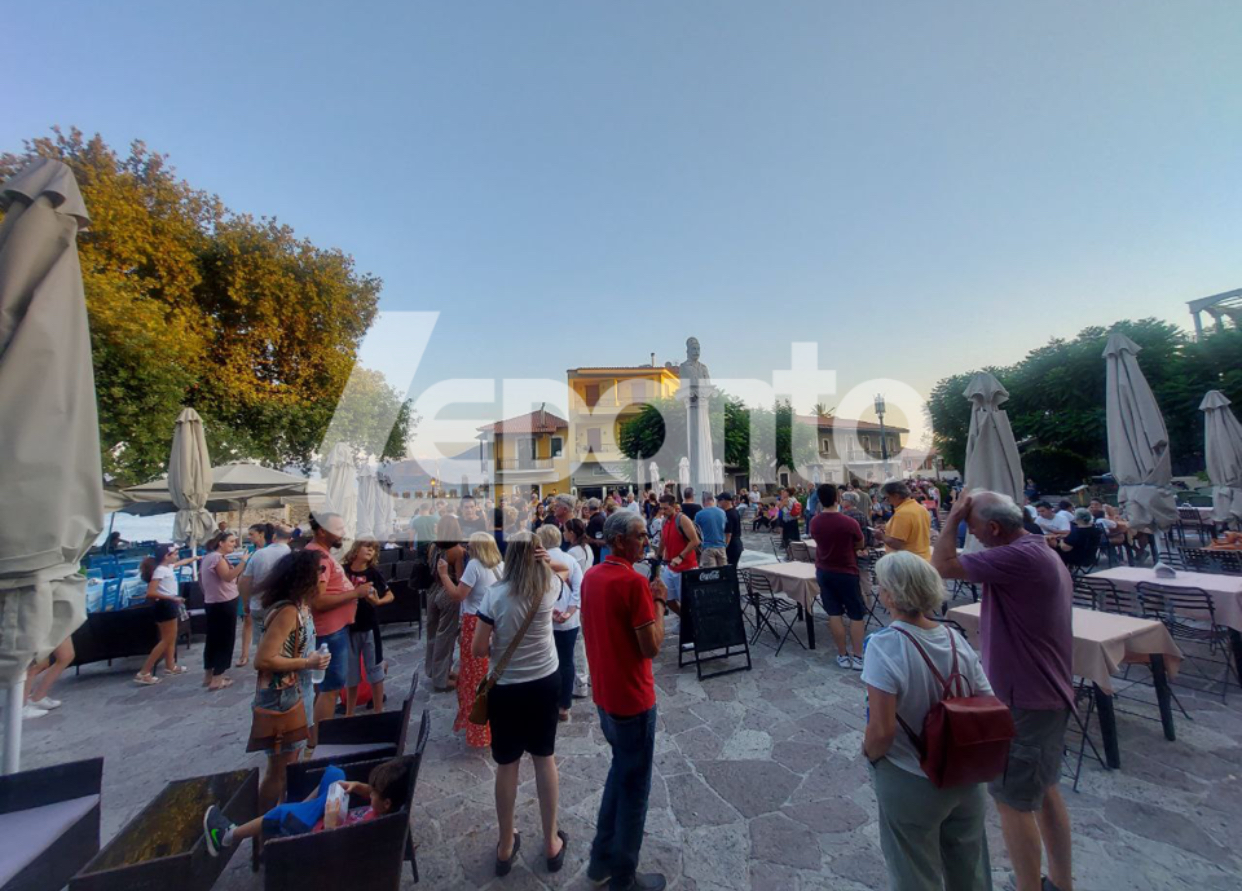 Συγκέντρωση για τα Τέμπη στο λιμάνι της Ναυπάκτου