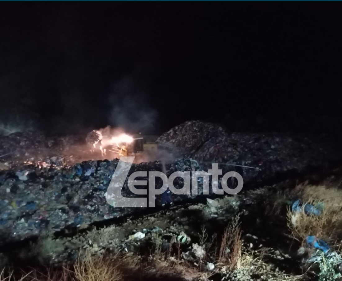 Πυρκαγιά στο ΧΥΤΑ Ναυπάκτου στην Βλαχομάνδρα