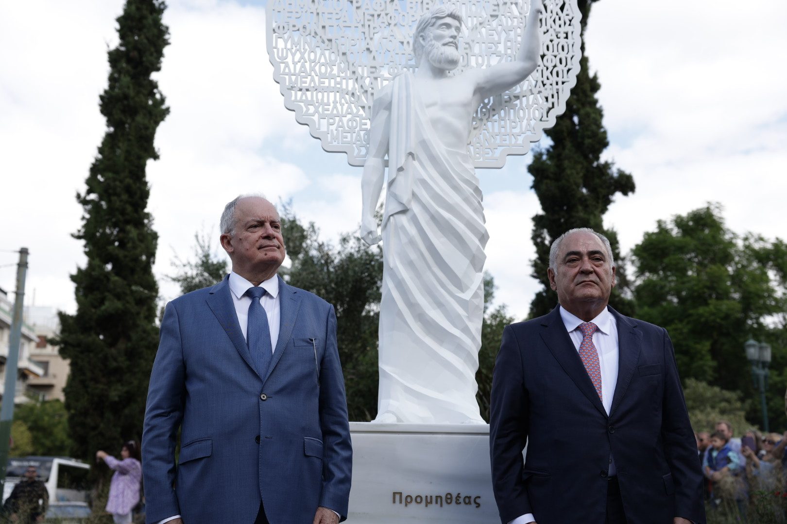 Αποκαλυπτήρια του πρώτου αγάλματος αφιερωμένου στους μικρομεσαίους από τον Πρόεδρο της Δημοκρατίας