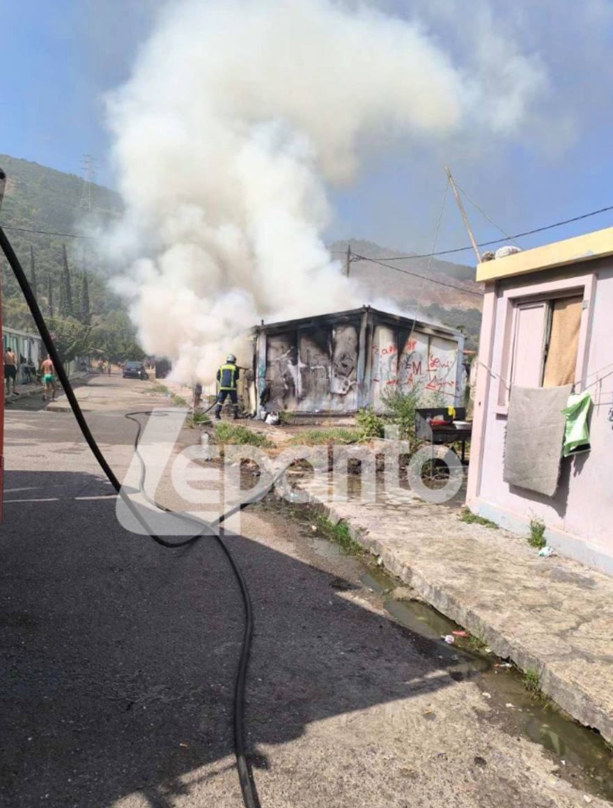 Φωτιά σε καταυλισμό Ρομά στη Ναύπακτο