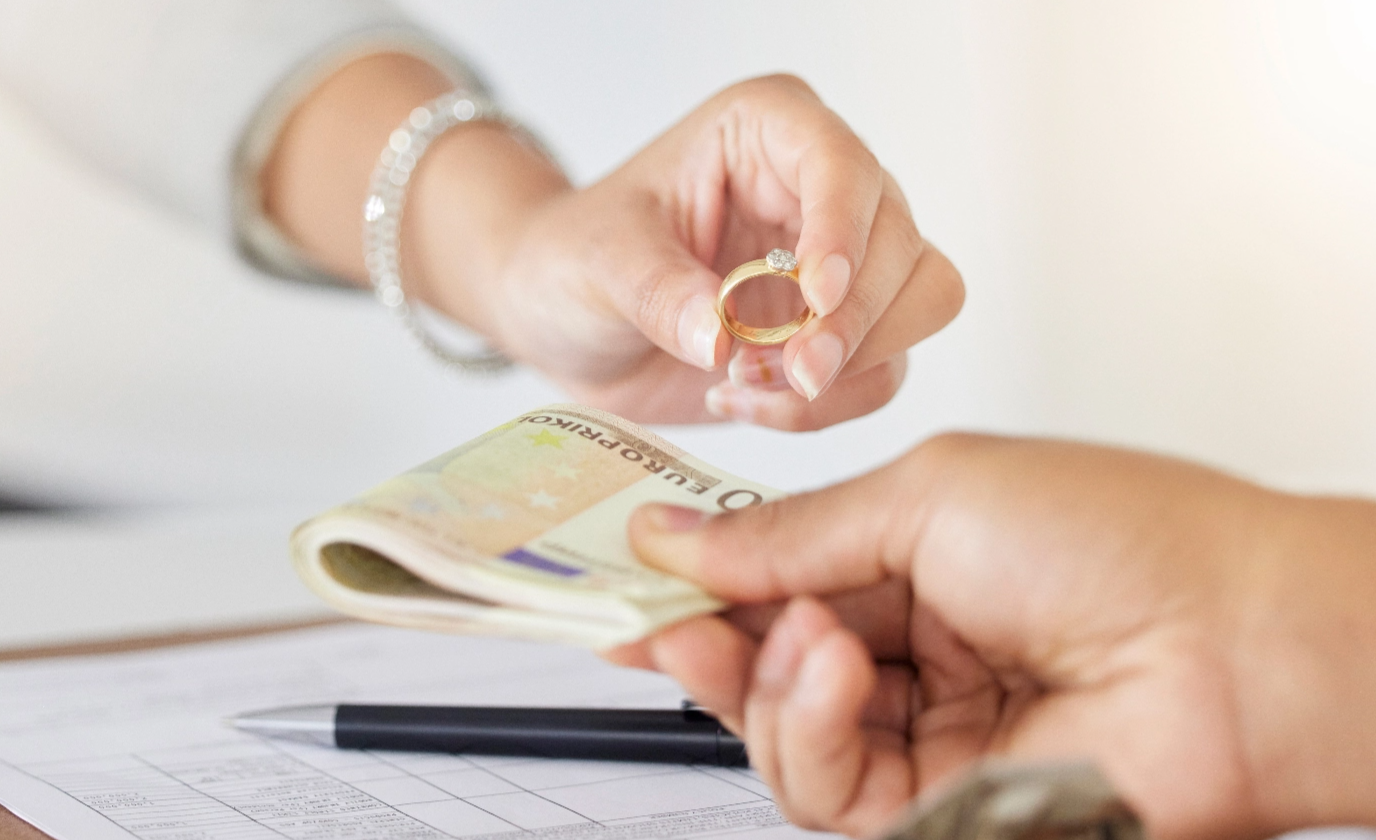 Αγρίνιο: Χειροπέδες σε υπάλληλο γνωστού ενεχυροδανειστηρίου