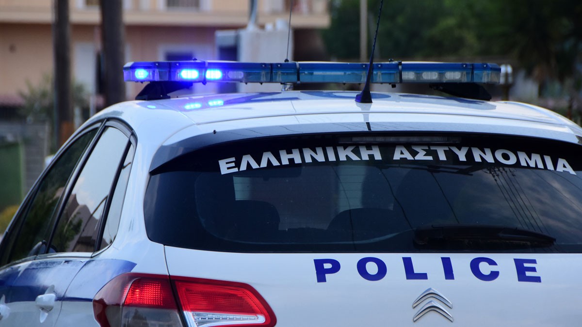 Συνελήφθη 60χρονος στο Λυγιά Ναυπάκτου - Πήγε στην αποθήκη που είχε πάρει φωτιά χθές και πυροβολούσε προς το κτήριο