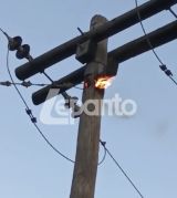 Φωτιά σε κολώνα της ΔΕΗ στην Κεντρική Ναυπακτίας 