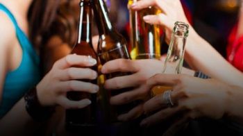 Συνελήφθησαν ιδιοκτήτρια και προσωρινά υπεύθυνος καταστήματος υγειονομικού ενδιαφέροντος για πώληση αλκοόλ σε ανηλίκους