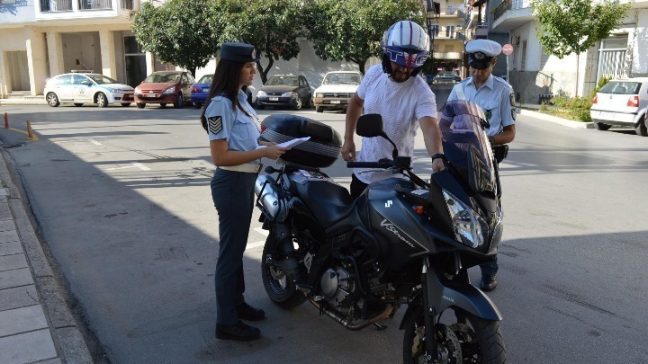 Νέος Κ.Ο.Κ.:748 παραβάσεις βεβαιώθηκαν την 23η εβδομάδα της εκστρατείας «Μηδενική ανοχή στη μη χρήση κράνους» Νέος Κ.Ο.Κ.:748 παραβάσεις βεβαιώθηκαν την 23η εβδομάδα της εκστρατείας «Μηδενική ανοχή στη μη χρήση κράνους»