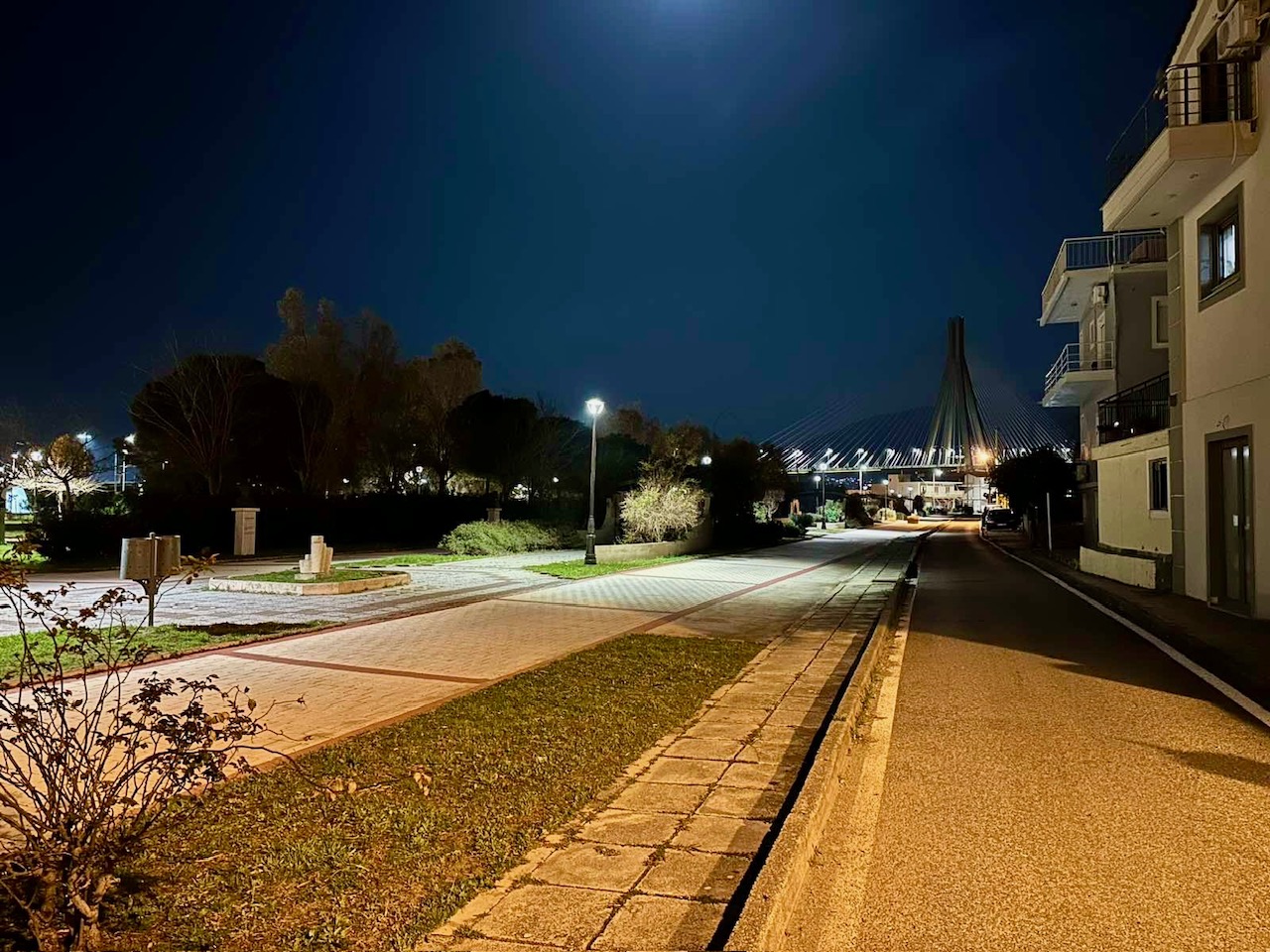 Νέος φωτισμός στην πλατεία Χορμόβα και τον πεζόδρομο Αντιρρίου Νέος φωτισμός στην πλατεία Χορμόβα και τον πεζόδρομο Αντιρρίου