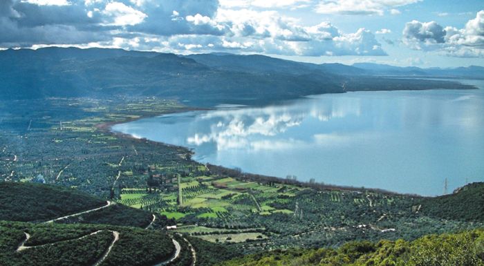 Μίλτος Ζαμπάρας: " Η Τριχωνίδα ξανά στη Βουλή: Πεδίο κερδοσκοπίας και βιασμού του περιβάλλοντος"