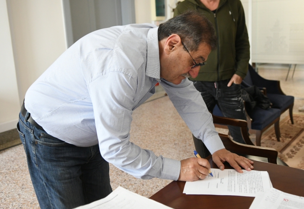 Υπογραφή σύμβασης για πεζοδρόμια και μικρά τεχνικά έργα, σε Αρκτικό και κεντρικό διαμέρισμα και Ρίο