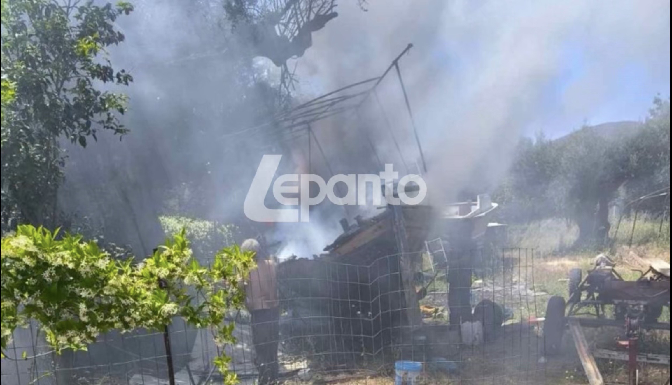 Πυρκαγιά σε καΐκι στη Σπηλιά Δωρίδος – Άμεση επέμβαση της Πυροσβεστικής