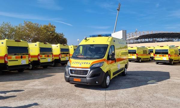 17 καινούργια ασθενοφόρα για τα Κέντρα Υγείας της Στερεάς Ελλάδας
