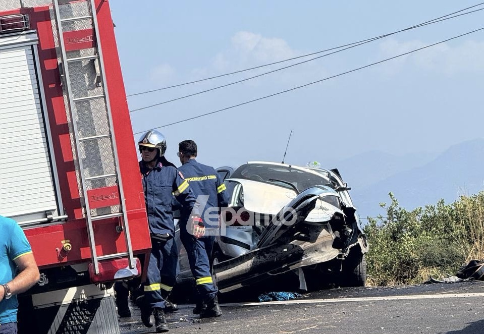 Σοβαρό τροχαίο στη Ναύπακτο: Στηθαίο ασφαλείας διαπέρασε αυτοκίνητο – Δύο σοβαρά τραυματίες