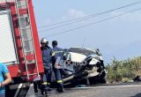 Σοβαρό τροχαίο στη Ναύπακτο: Στηθαίο ασφαλείας διαπέρασε αυτοκίνητο – Δύο σοβαρά τραυματίες