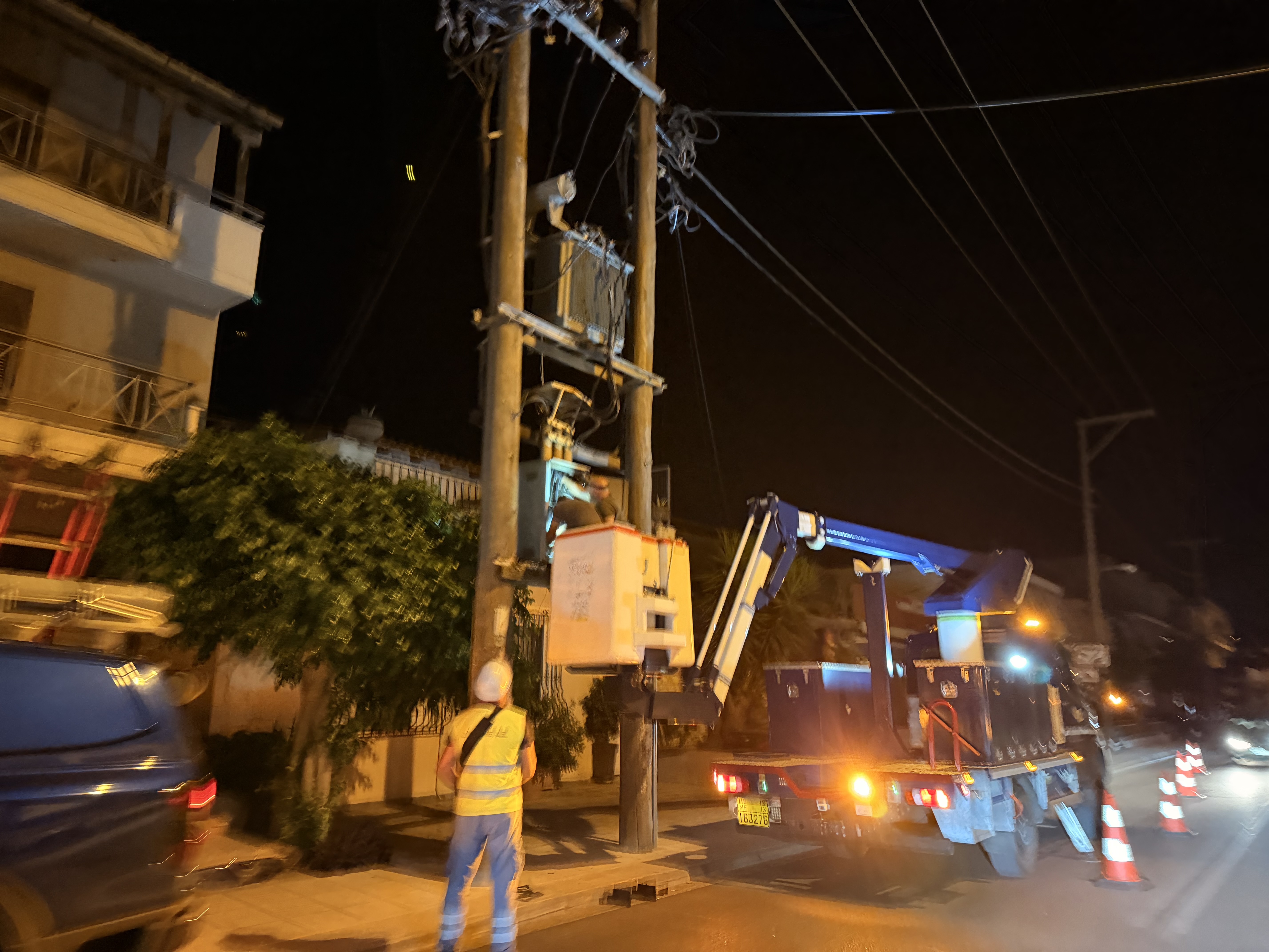 Στο σκοτάδι μεγάλο μέρος στο Λυγιά Ναυπάκτου