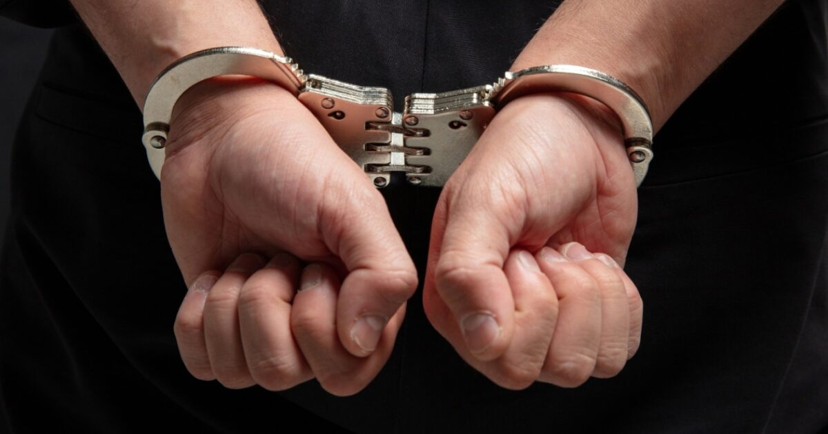 Συνελήφθη 33χρονος που φέρεται να εξέδιδε ανήλικες