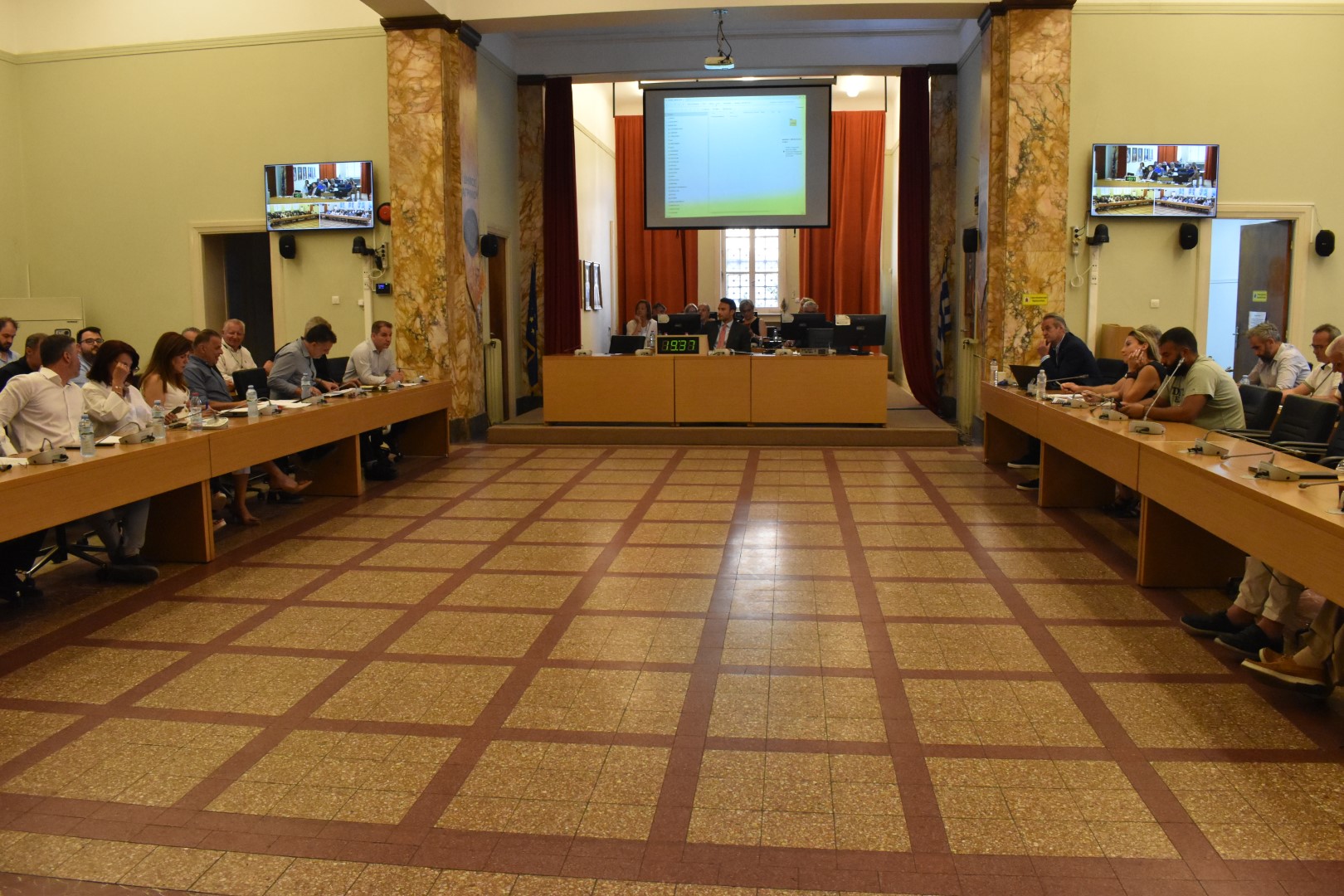 Ομόφωνα «ναι» από το Δημοτικό Συμβούλιο Αγρινίου για 75 νέες θέσεις στον Οργανισμό των Παιδικών Σταθμών