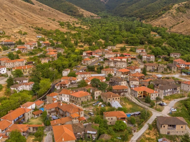 Σε 8 περιοχές επεκτείνεται το πρόγραμμα επιδότησης έως €10.000 για μόνιμη εγκατάσταση στην περιφέρεια