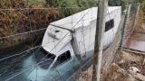 Σε αρδευτική διώρυγα φορτηγό στην Στράτο – Ο οδηγός απεγκλωβίστηκε μόνος του 